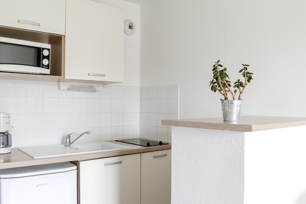 Le FleurHon 11 d'Honfleur, T2 en Résidence avec Piscine, WIFI et Parking gratuits Équemauville Esterno foto