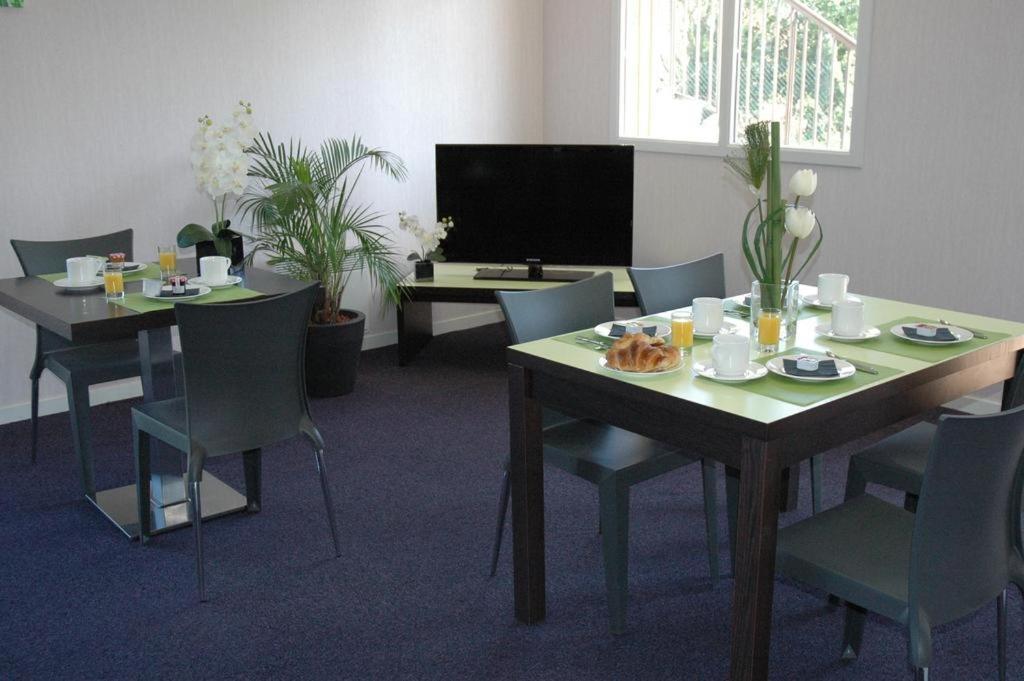 Le FleurHon 11 d'Honfleur, T2 en Résidence avec Piscine, WIFI et Parking gratuits Équemauville Esterno foto
